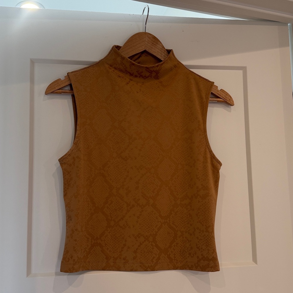 Express Body Contour Snakeskin Jacquard Mock Neck Top in Pecan Size Small - Picture 8 of 11